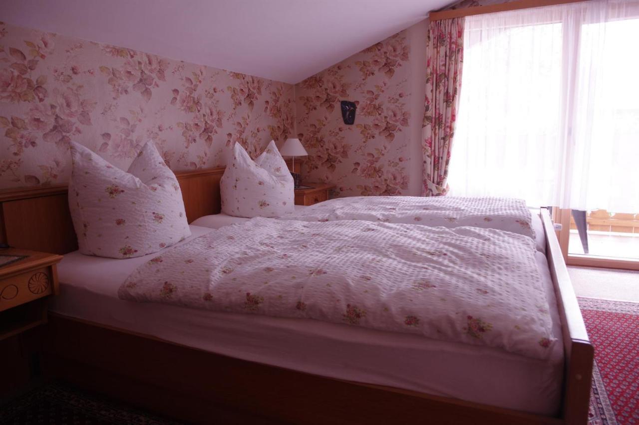 Gaestehaus Loedermann Garmisch-Partenkirchen járás Kültér fotó
